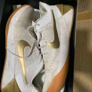 Kobe 9.5 zoom AD  mens shoes good condition